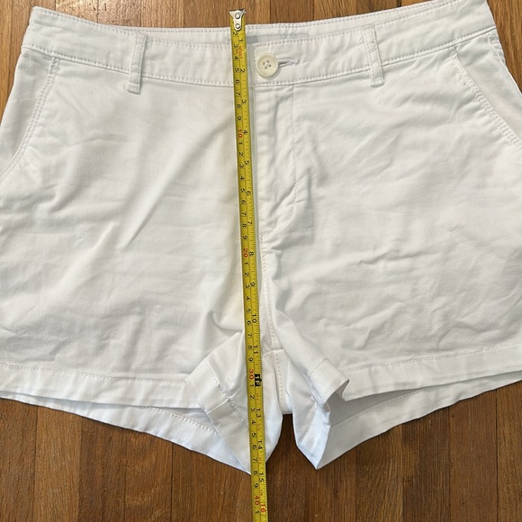 Amazon Essentials | Women’s white shorts - Picture 8 of 16